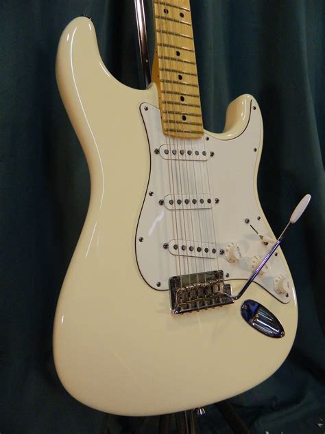 fender strat white american used.